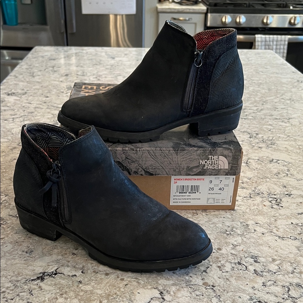 The North Face Bridgeton Bootie Zip sz 9